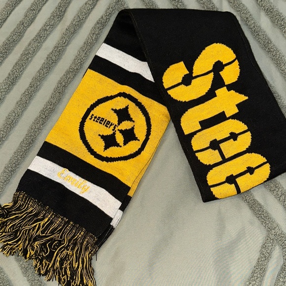 NFL Steelers Black and Yellow Scarf - Picture 2 of 3